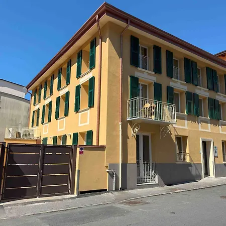 Apartment 5 Terre Hub 1 *