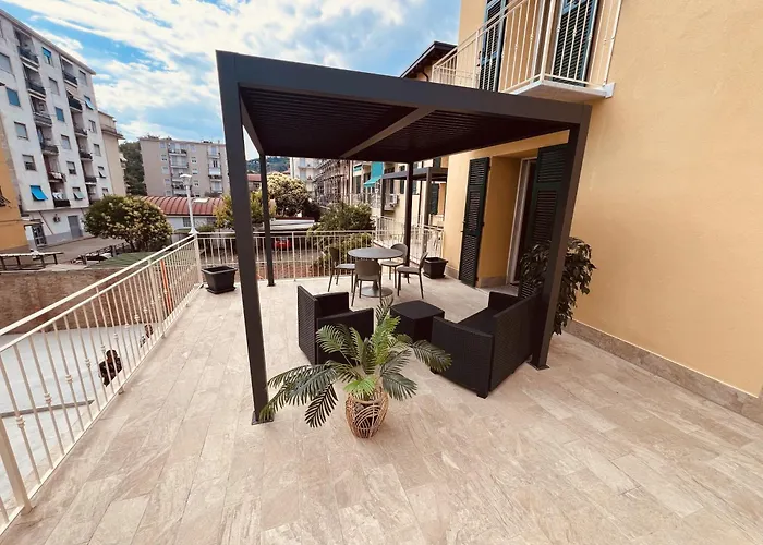 Apartment 5 Terre Hub 1 *