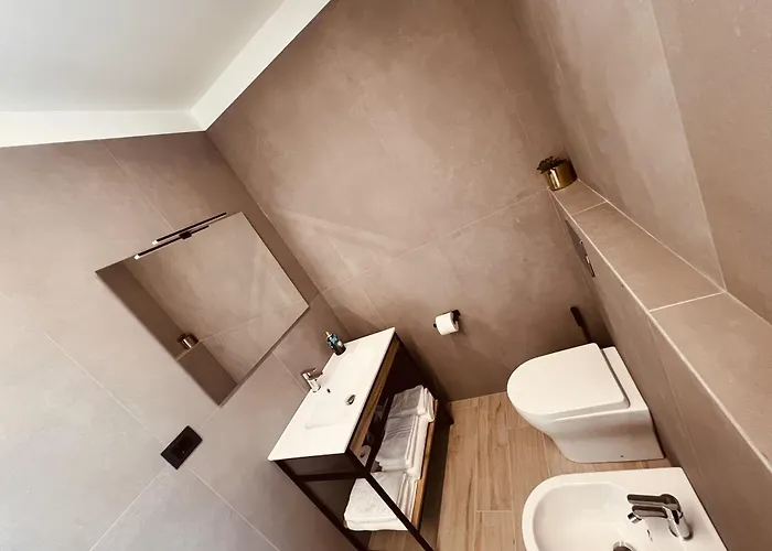 Apartment 5 Terre Hub 1 *