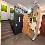 5 Terre Hub 1 *