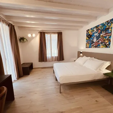 Apartment 5 Terre Hub 1 *
