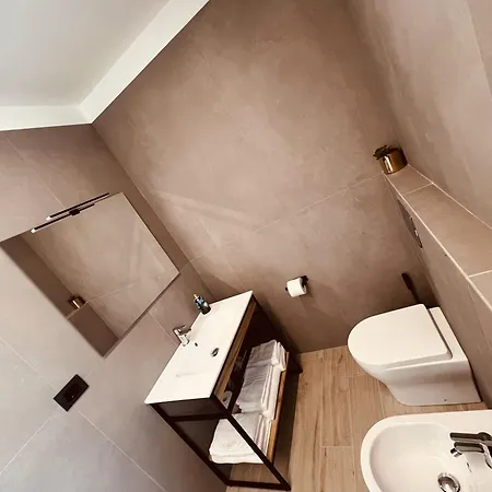 Apartment 5 Terre Hub 1 *